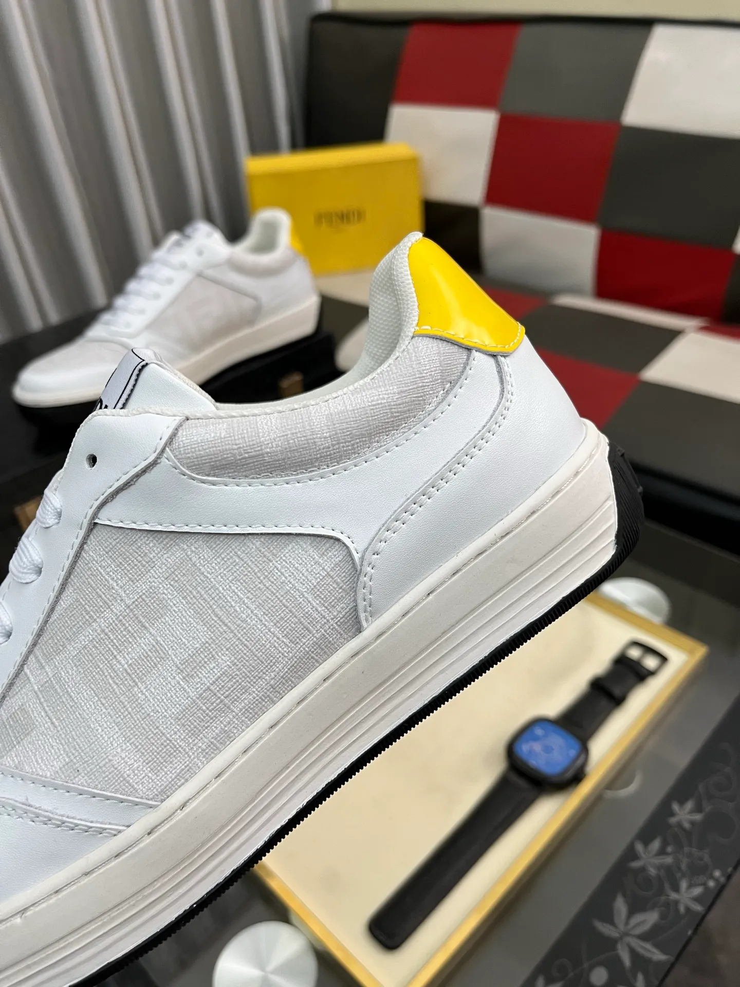 Men's Men's Shoes💰420⌚️⌚️[Fendi] Fendi's latest casual shoes for men! Available at counters simultaneously! A one-to-one replica of the original. Made entirely of imported top-grain calfskin, the interior is made of top-grain water-dyed cowhide, and the original factory-supplied rubber outsole. Leading new fashion concepts. Matching code: 38-443️⃣Colors available
